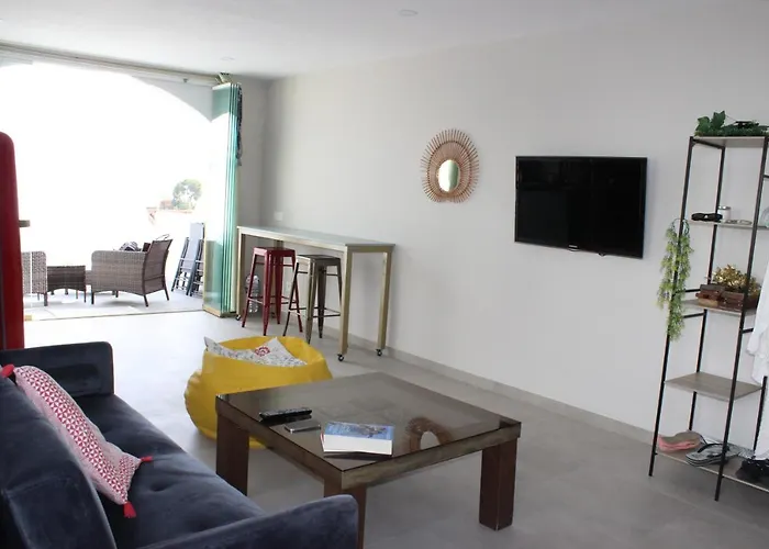 Capistrano Village Leo's Smile House, By Vg *