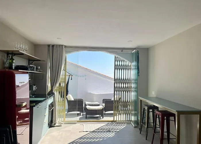 Capistrano Village Leo's Smile House, By Vg Nerja